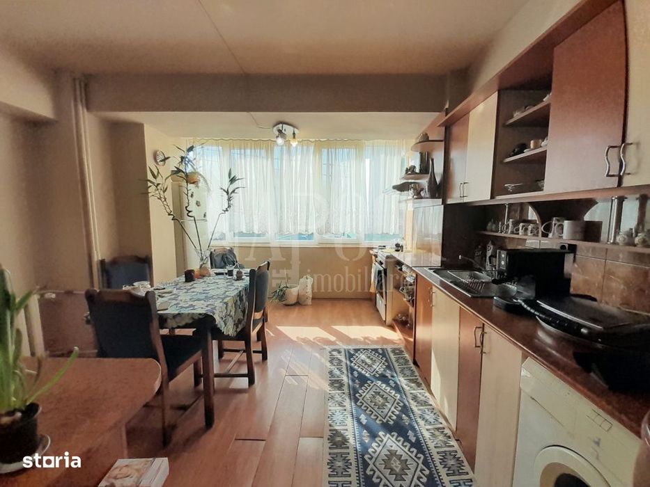 Apartament 3 camere de vanzare in Gheorghe Doja Oradea, Oradea