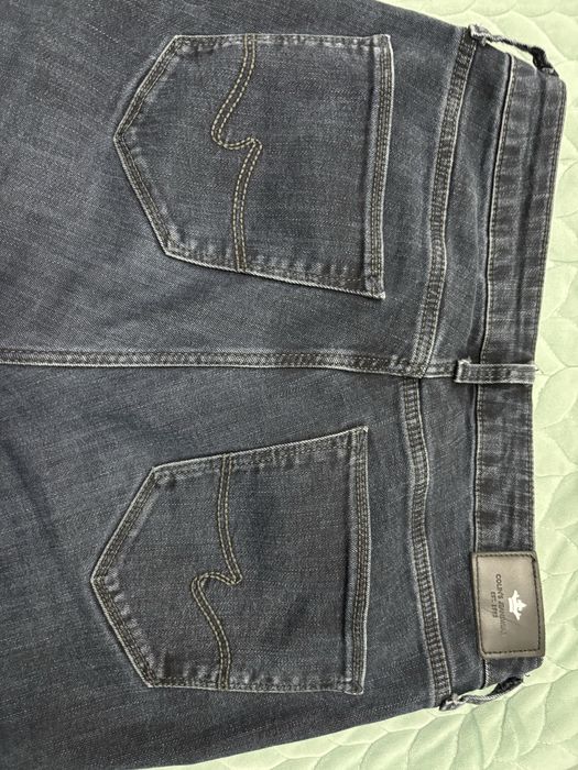 Продам джинсы Colins, S