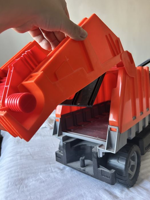 Jucari camioane de gunoi