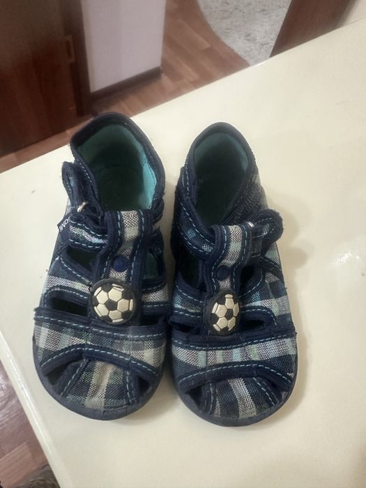 Продам сандалики