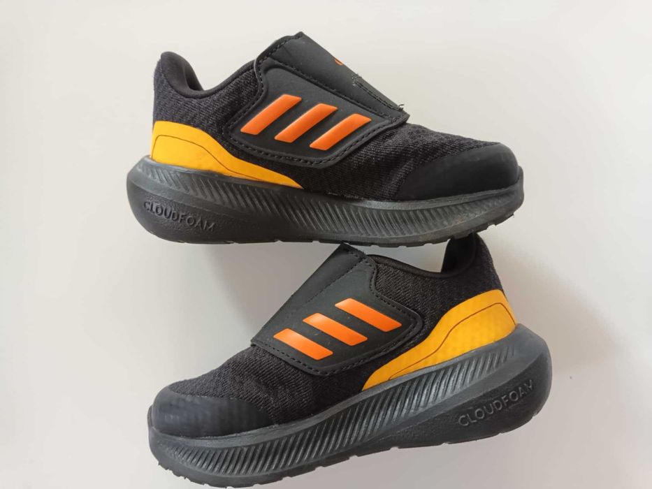 Намалени! Детски маратонки Adidas Runfalcon