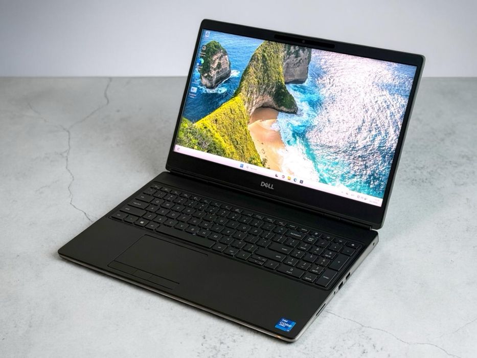 Dell Precision 7560 15,6 4K UHD i7-11850H 32RAM 512GB SSD RTX A3000 Перфектен! Гаранция!