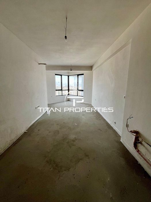 Тристаен апартамент в жк. Христо Смирненски