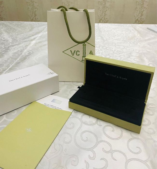 Упаковки Cartier, Van Cleef, Tiffany, Chopard