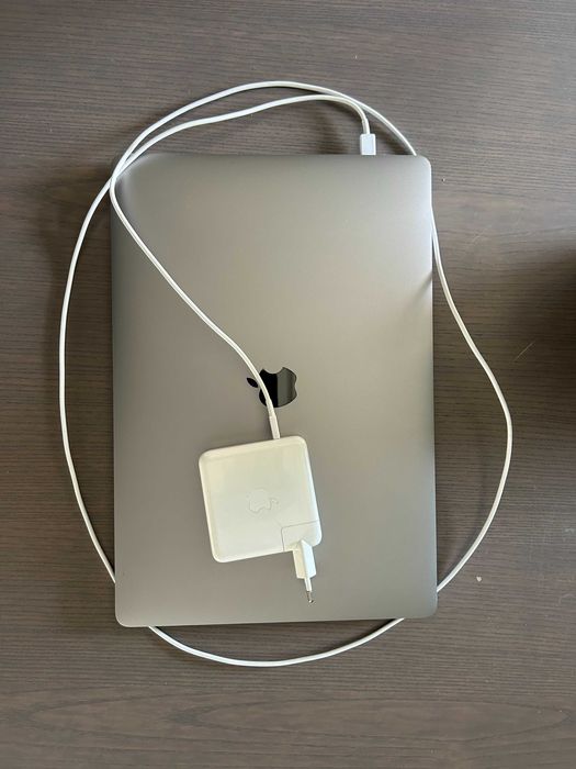 MacBook Pro 16 Touch Bar, Intel i9 2.3 GHz, 16GB, 1TB