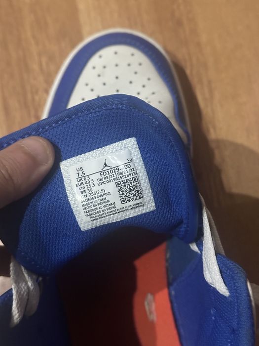 Air jordan mid ca noi