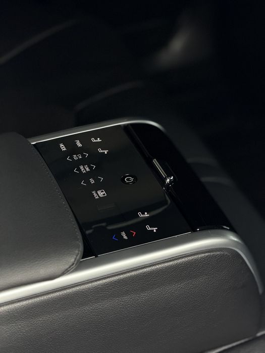 Toyota Camry Hybrid Limited