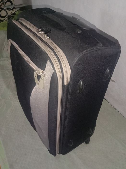 Продам чемодан чемодан