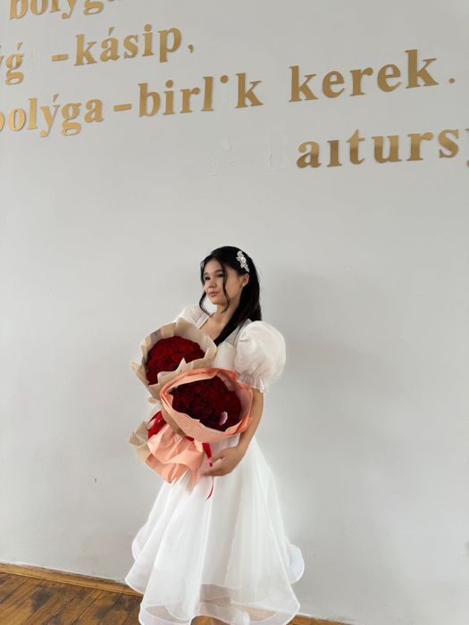 Продам выпускное белое платье