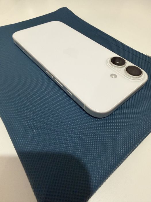 Iphone 16 128gb белый