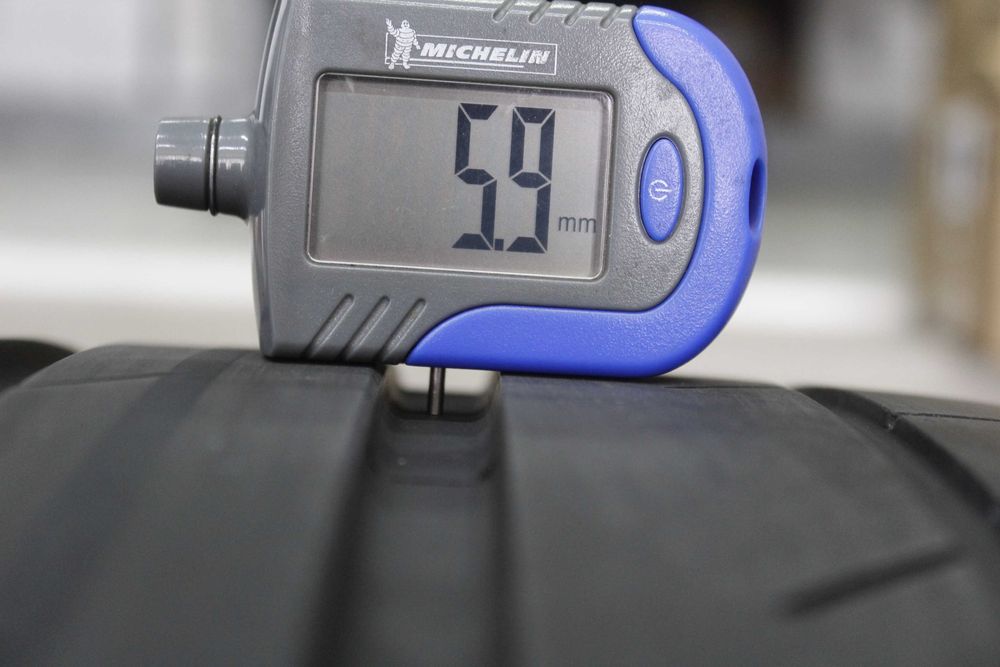 285/30-22 Goodyear BMW