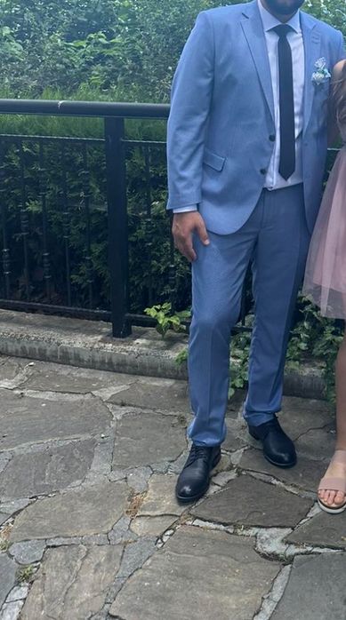 Стилен син костюм