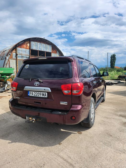 Toyota Sequoia 5.7 бензин