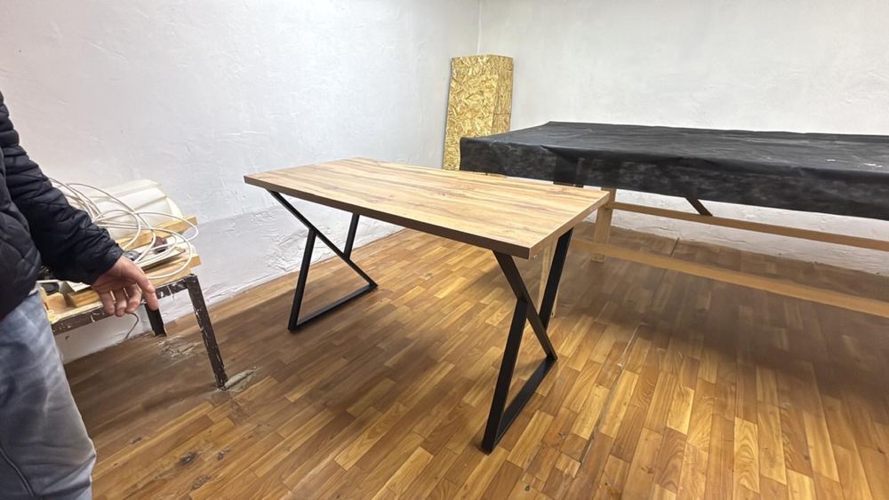 Продам столы в наличии 4 штуки