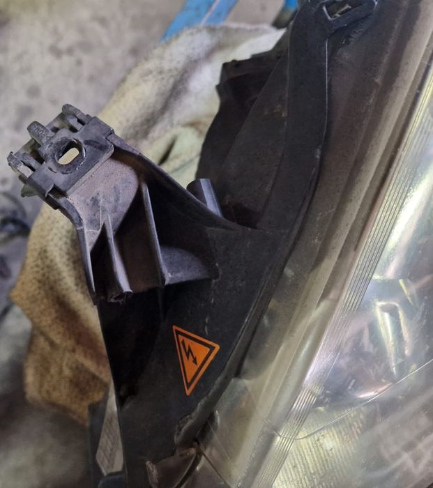 Far Xenon Adaptiv Stanga Opel Vectra C/ Signum