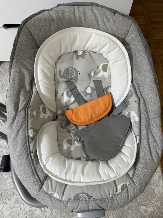 Продам детский шезлонг Joie