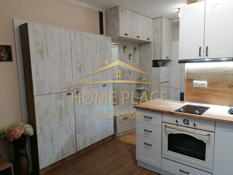 Дава се под наем Едностаен апартамент в Варна, м-т Траката - 33 кв.м за 357 € - Снимка #1