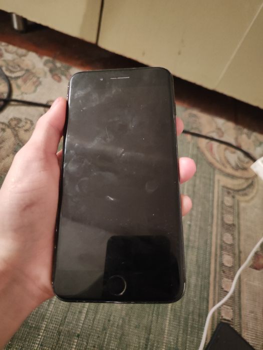 iPhone 7 plus в хорошем состоянии