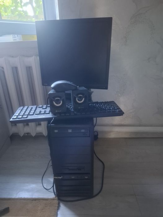 Kompt satlat istep tur