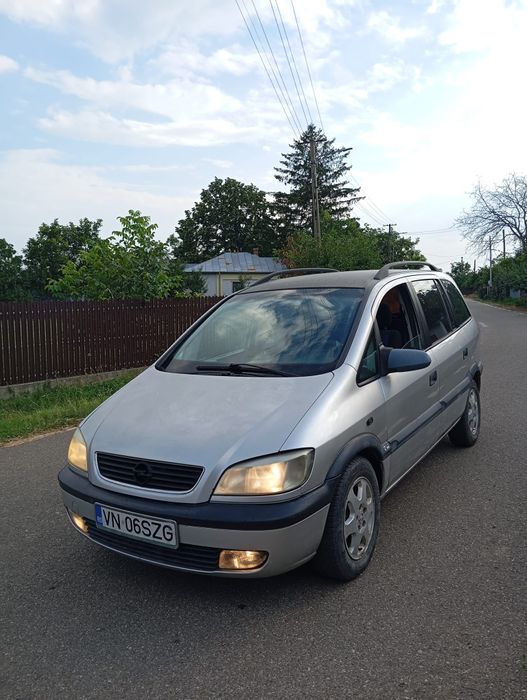 Vând Opel Zafira