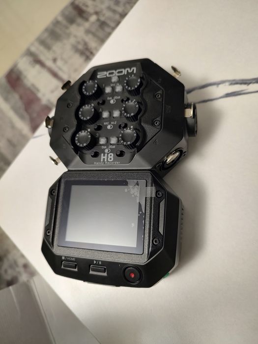 Vând reportofon/recorder handy Zoom H8 portabil