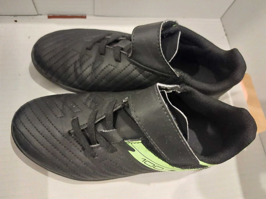 Футболни обувки,33-34 номер