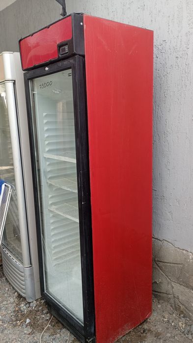 Холодильник витринный,для магазина