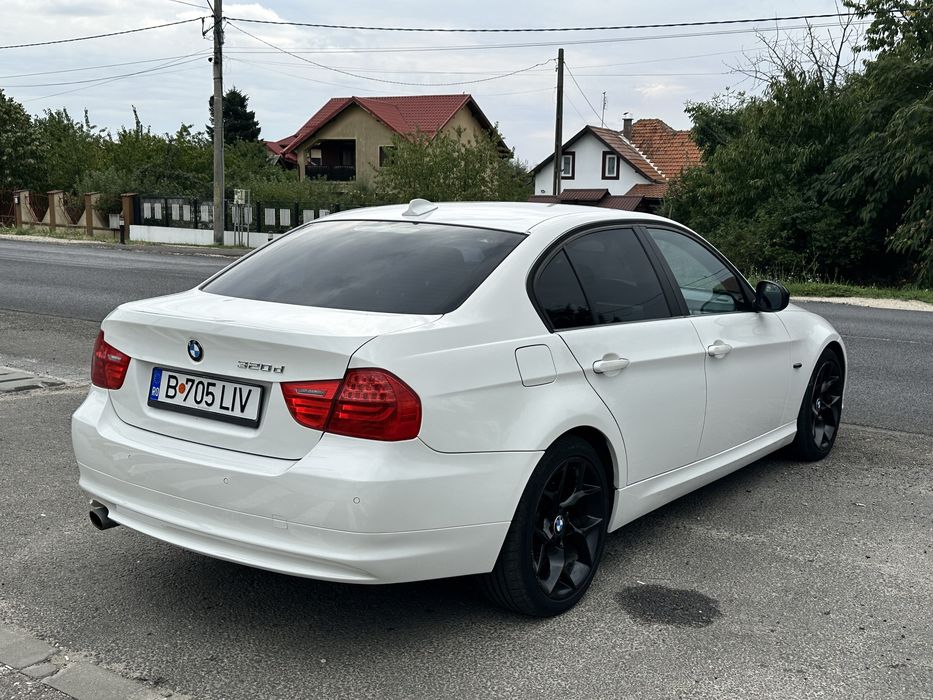 Bmw Seria 3 320D Automat X-Drive / Navigatie / Bi-Xenon / Jante 18