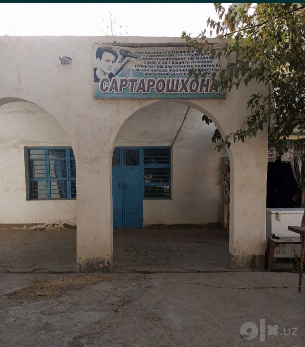 Sartaroshxona sifatida foydalanilgan tijorat binosi sotiladi.