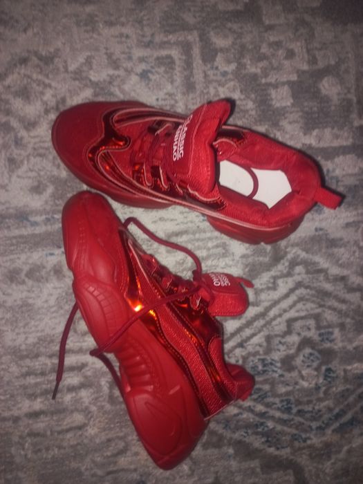 Продам кросовки женские