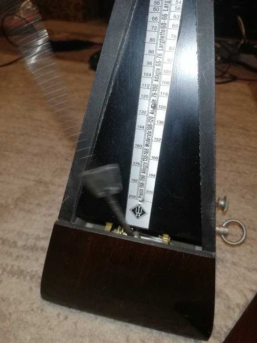 Vand metronom mecanic