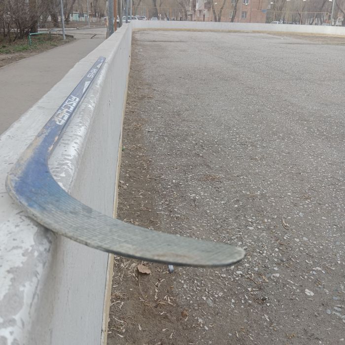 Клюшка хоккейная