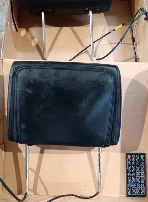 Tetiere auto PNI, cu DVD, telecomandă, display 7 inchi