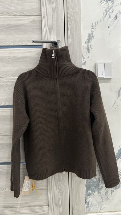 Новая кофта на замке