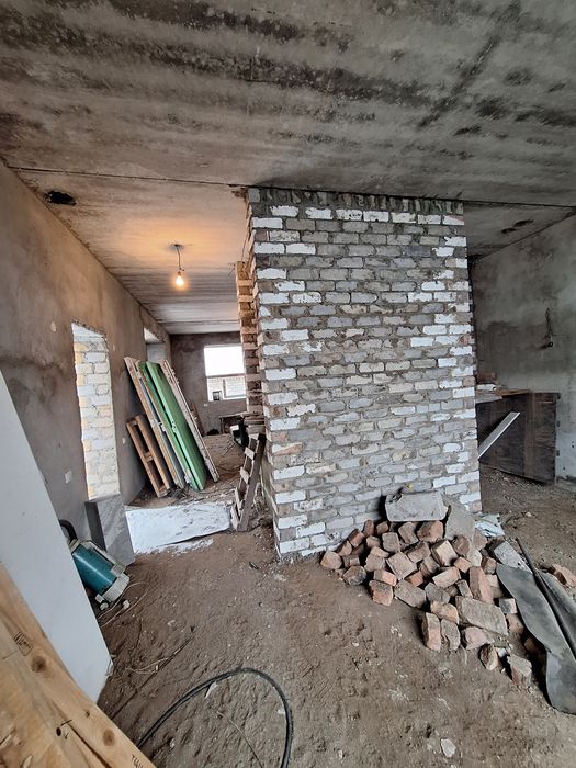 Дом в черновой отд. в центре города