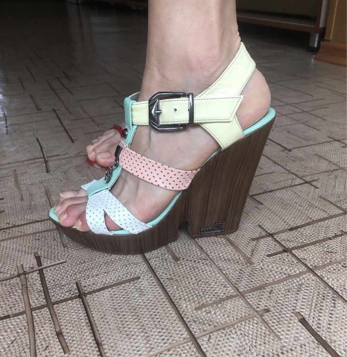 Стильные летние босоножки