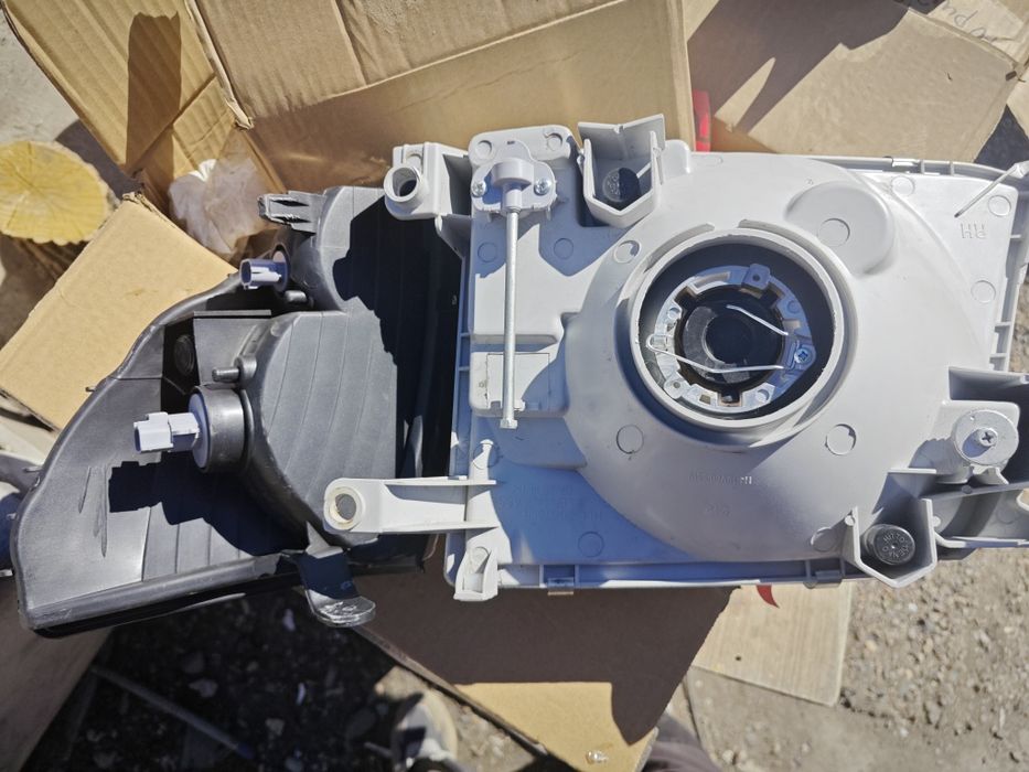 Продам фары на TLC Prado 90/95