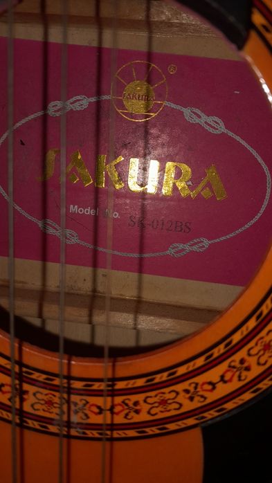 Продам гитару sakura SK-012BS