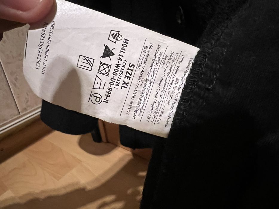 Palton barbatesc Guess