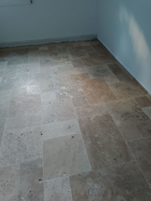 Proprietar, vand apartament 2 camere , zona Astra, strada.Soarelui, Brasov, complet renovat, instalatii sanitare, electrice , tamplarie,travertin.