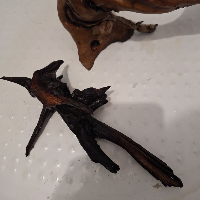 Коряги для аквариума, ракушки, крупный грунт