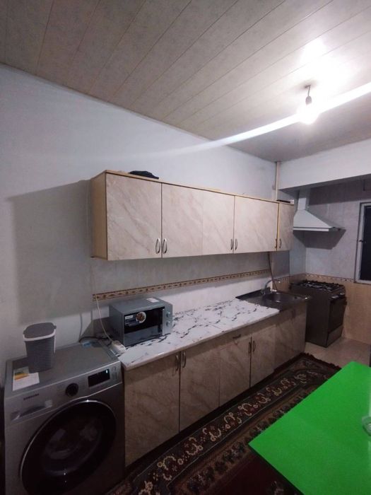 Срочно продается дом трехкомнатный ремонт средний келишамиз все остает