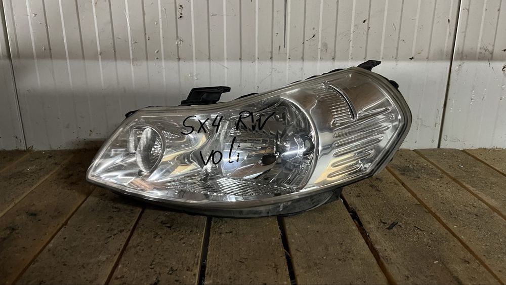 2 броя ляв фар и 2 броя десен фар Suzuki SX4