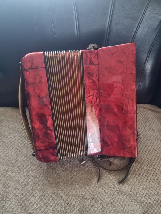 Acordeon Hohner 72 basi