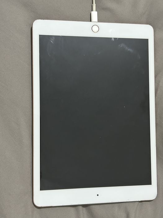 IPad (8th generation) Wi-Fi + cellular