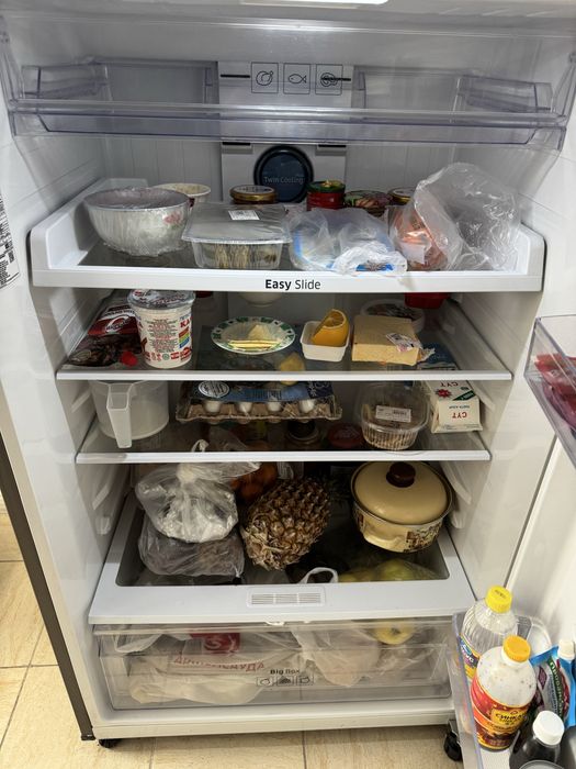 Холодильник Samsung