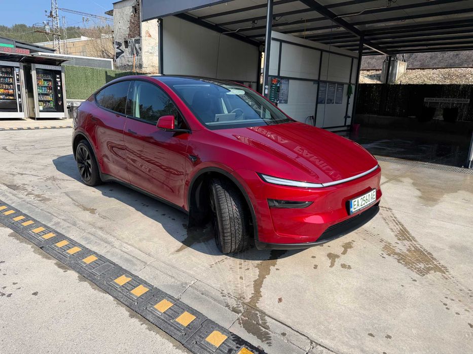 Tesla Model Y Juniper Long Range 4x4 Acceleration boost + теглич + Екстри