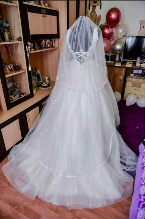 Vand rochie de mireasa