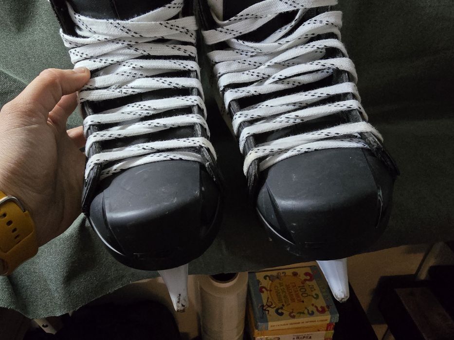 CCM кънки за лед 38 номер