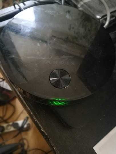 Arris VIP4303  компактен IP сет-топ бокс (приемник),